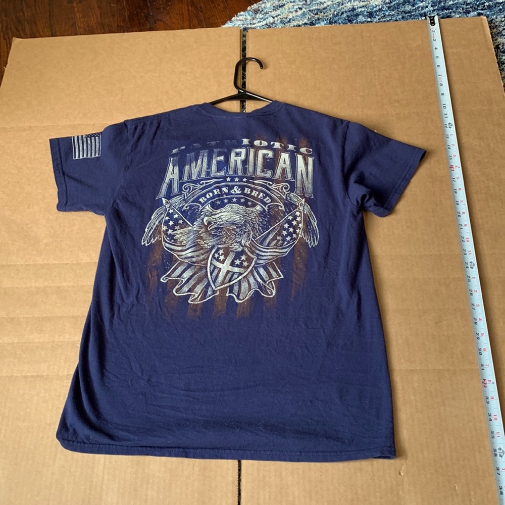 Mens Home Of the Brave T- Shirt in a size: M